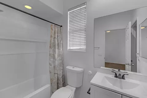 Bath - 82938 Generations Dr, Indio, CA 92203 photo 1 of 8