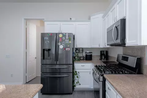 Kitchen - 49534 Lewis Rd, Indio, CA 92201 photo 5 of 5