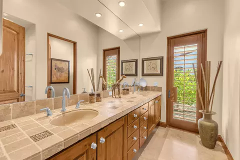 Bath - 83054 S Bay Dr, Indio, CA 92203 photo 2 of 10