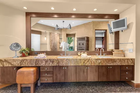 Bath - 83054 S Bay Dr, Indio, CA 92203 photo 8 of 10