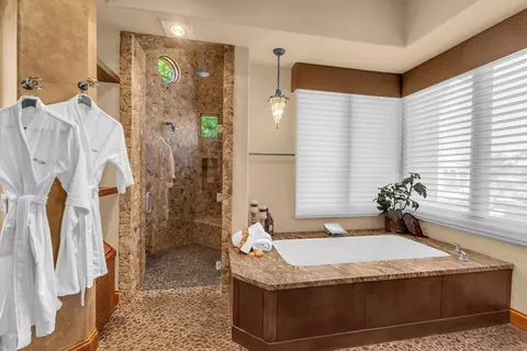 Bath - 83054 S Bay Dr, Indio, CA 92203 photo 1 of 10