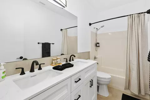 Bath - 49489 Douglas St, Indio, CA 92201 photo 2 of 3