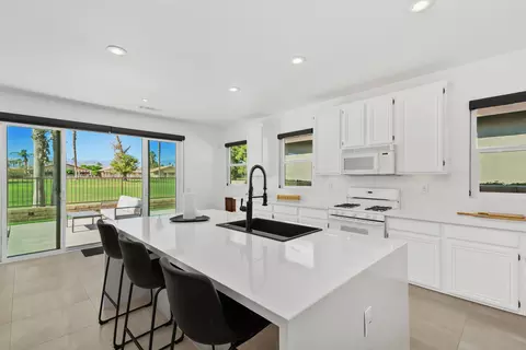 Kitchen - 49489 Douglas St, Indio, CA 92201 photo 2 of 5
