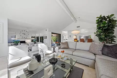 22 Acapulco Dr, Palm Desert, CA 92260