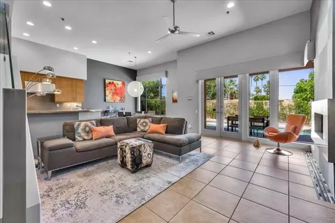 922 Alejo Vis, Palm Springs, CA 92262