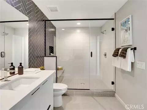 Bath - 706 Obsidian Loop E, Palm Springs, CA 92264 photo 4 of 8