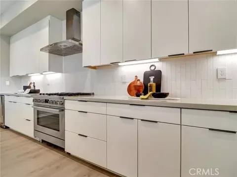 Kitchen - 706 Obsidian Loop E, Palm Springs, CA 92264 photo 6 of 8