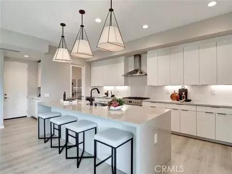 Kitchen - 706 Obsidian Loop E, Palm Springs, CA 92264 photo 7 of 8