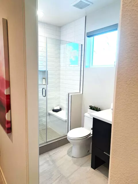 Bath - 730 Obsidian Loop E, Palm Springs, CA 92264 photo 1 of 4
