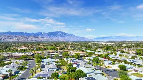 View/Area - 54 Sutton Pl E, Palm Desert, CA 92211 photo 2 of 5