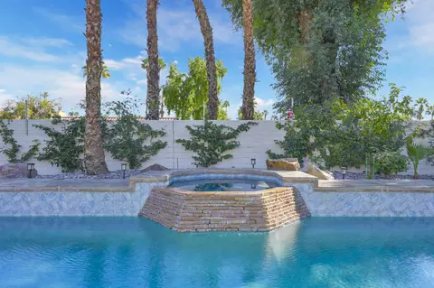 Exterior - 54 Sutton Pl E, Palm Desert, CA 92211 photo 10 of 13