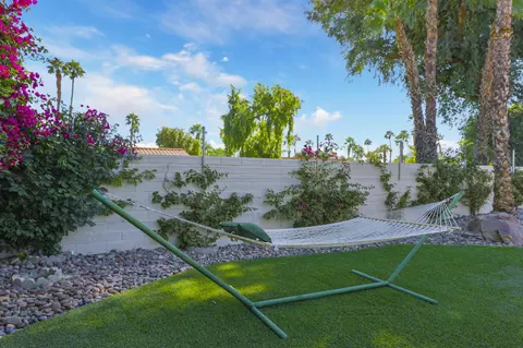 Exterior - 54 Sutton Pl E, Palm Desert, CA 92211 photo 12 of 13