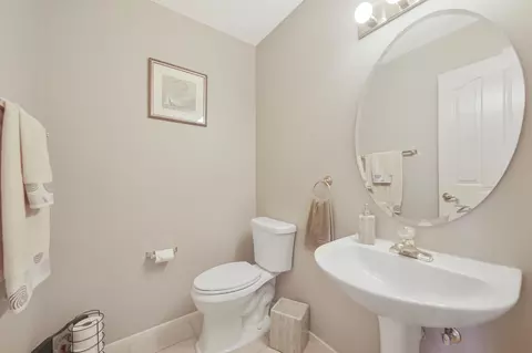 Bath - 54 Sutton Pl E, Palm Desert, CA 92211 photo 4 of 8