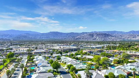 View/Area - 54 Sutton Pl E, Palm Desert, CA 92211 photo 3 of 5