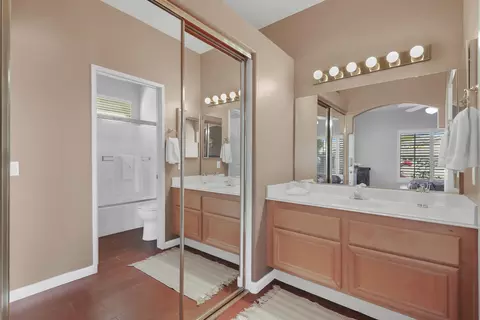 Bath - 54 Sutton Pl E, Palm Desert, CA 92211 photo 7 of 8