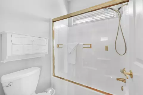 Bath - 54 Sutton Pl E, Palm Desert, CA 92211 photo 8 of 8