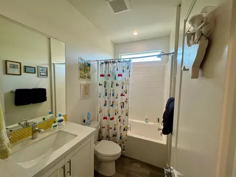 Bath - 82570 E Mccarroll Dr, Indio, CA 92201 photo 1 of 4