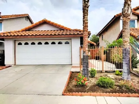 1042 Christobal Ln, Colton, CA 92324