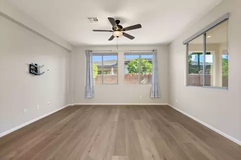 Living - 51578 Golden Eagle Dr, Indio, CA 92201 photo 6 of 10