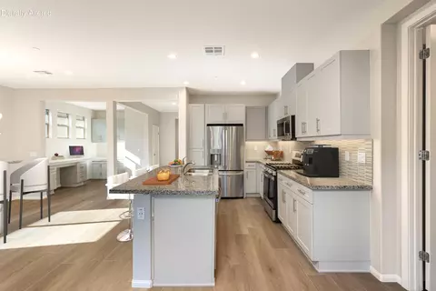 Kitchen - 51578 Golden Eagle Dr, Indio, CA 92201 photo 4 of 7