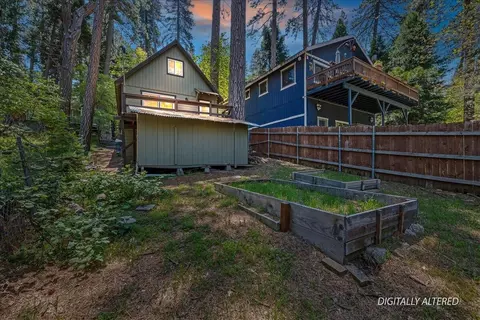 Exterior - 22928 Laurel Ln, Crestline, CA 92325 photo 6 of 15