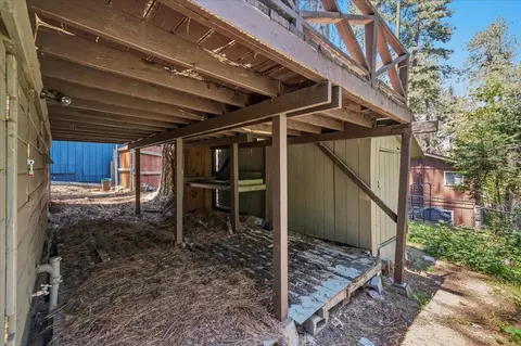 Exterior - 22928 Laurel Ln, Crestline, CA 92325 photo 11 of 15