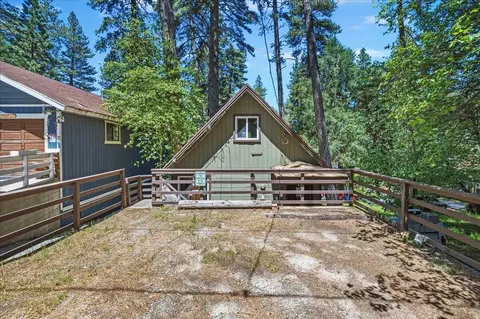 Exterior - 22928 Laurel Ln, Crestline, CA 92325 photo 4 of 15