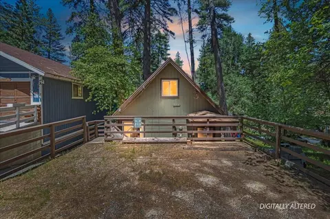 22928 Laurel Ln, Crestline, CA 92325