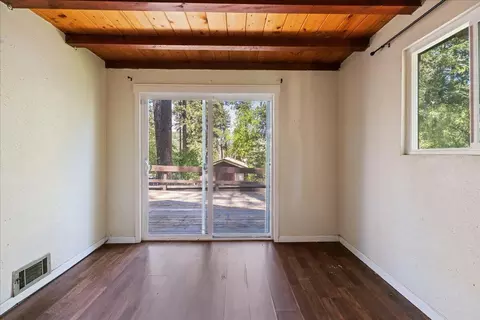 Bedroom - 22928 Laurel Ln, Crestline, CA 92325 photo 1 of 3