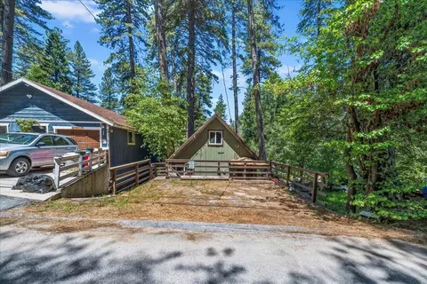Exterior - 22928 Laurel Ln, Crestline, CA 92325 photo 2 of 15