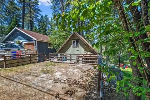 Exterior - 22928 Laurel Ln, Crestline, CA 92325 photo 3 of 15