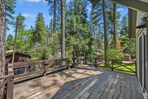 Exterior - 22928 Laurel Ln, Crestline, CA 92325 photo 7 of 15