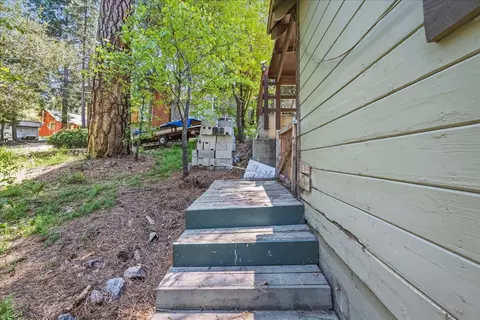 Exterior - 22928 Laurel Ln, Crestline, CA 92325 photo 8 of 15