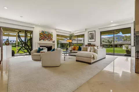8 Barnard Ct, Rancho Mirage, CA 92270