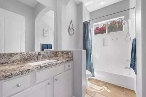 Bath - 80710 Plum Ln, Indio, CA 92201 photo 5 of 5