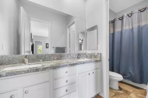 Bath - 80710 Plum Ln, Indio, CA 92201 photo 4 of 5