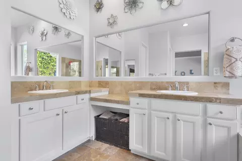 Bath - 80710 Plum Ln, Indio, CA 92201 photo 1 of 5
