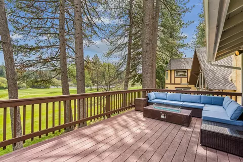 653 Brentwood Dr, Lake Arrowhead, CA 92352