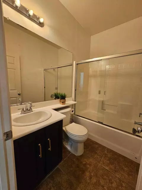 Bath - 37566 Ullswater Dr, Indio, CA 92203 photo 1 of 2