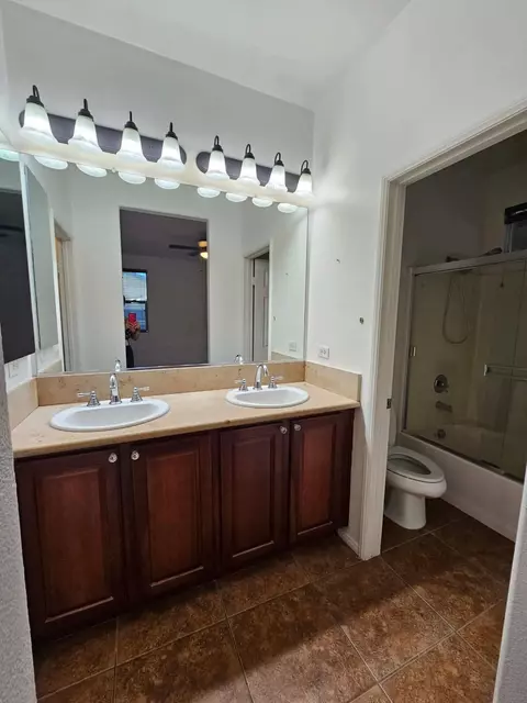 Bath - 37566 Ullswater Dr, Indio, CA 92203 photo 2 of 2