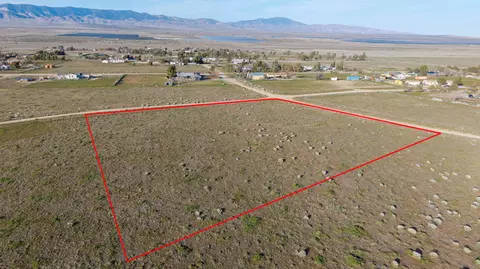 252 Eaglefall Ave, Fairmont, CA 93536 photo 4