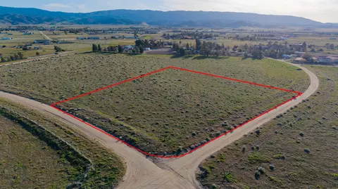 252 Eaglefall Ave, Fairmont, CA 93536 photo 3