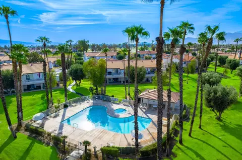 684 Vista Lago Cir N, Palm Desert, CA 92211