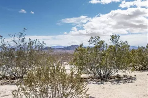 Exterior - 63637 Gemini Rd, Joshua Tree, CA 92252 photo 2 of 8