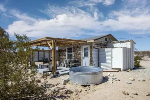 Exterior - 63637 Gemini Rd, Joshua Tree, CA 92252 photo 5 of 8