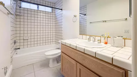 Bath - 78835 Lowe Dr, La Quinta, CA 92253 photo 3 of 3