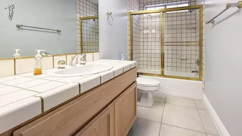 Bath - 78835 Lowe Dr, La Quinta, CA 92253 photo 2 of 3