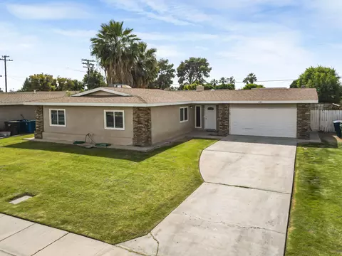 683 Sycamore Dr, Brawley, CA 92227