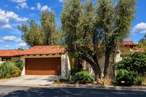 49452 Avila Dr, La Quinta, CA 92253
