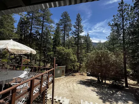 52670 Forest Route 4s02, Idyllwild, CA 92549